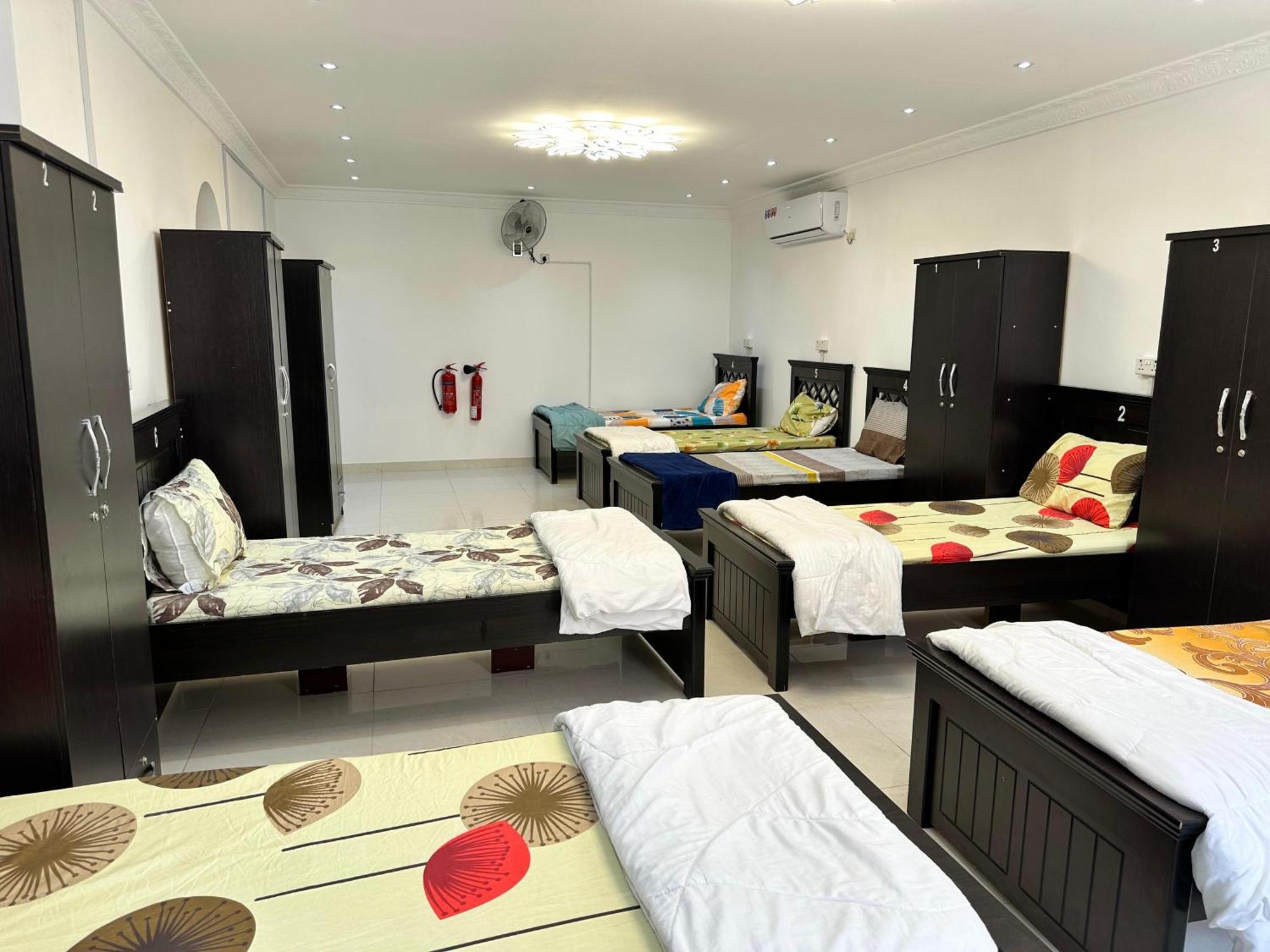International Abu-Dhabi Hostel Villa 阿布扎比 外观 照片