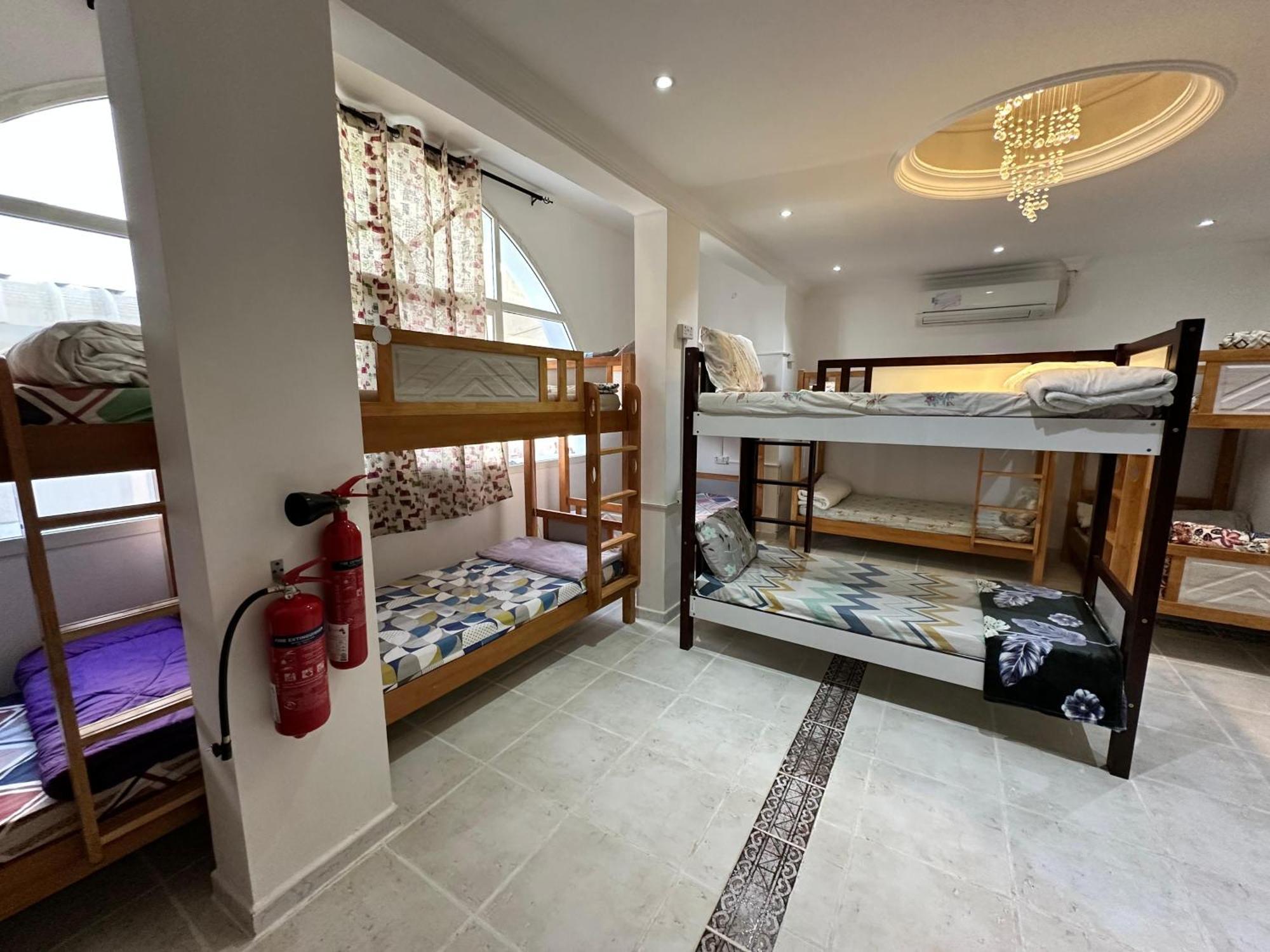 International Abu-Dhabi Hostel Villa 阿布扎比 外观 照片