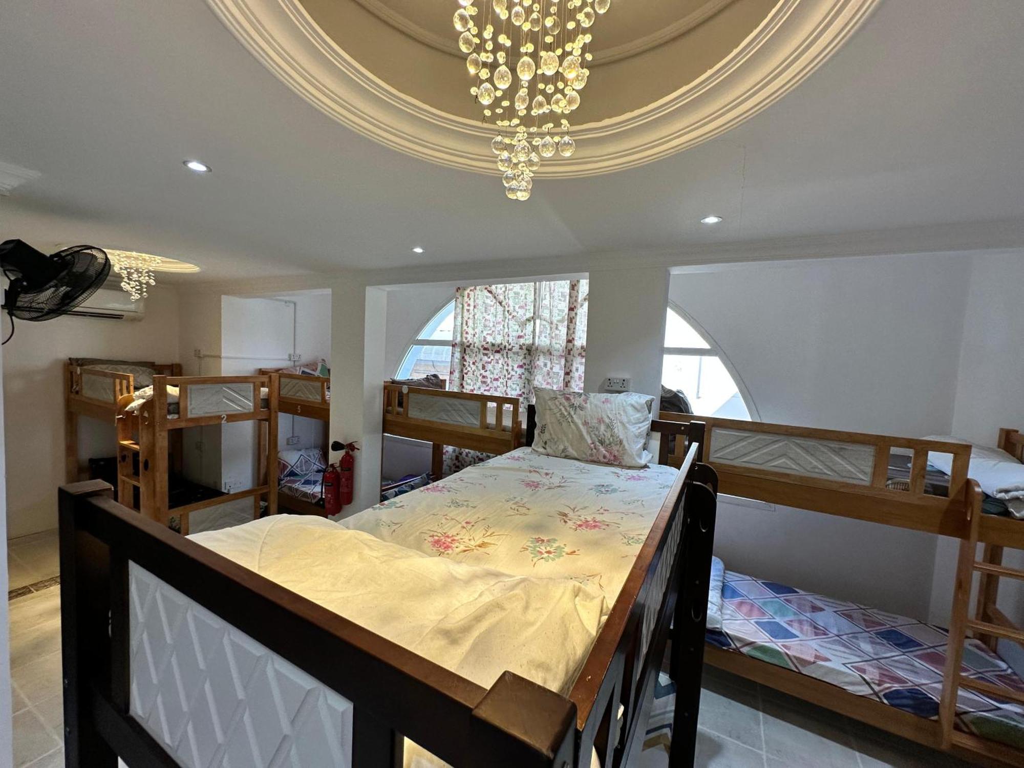 International Abu-Dhabi Hostel Villa 阿布扎比 外观 照片