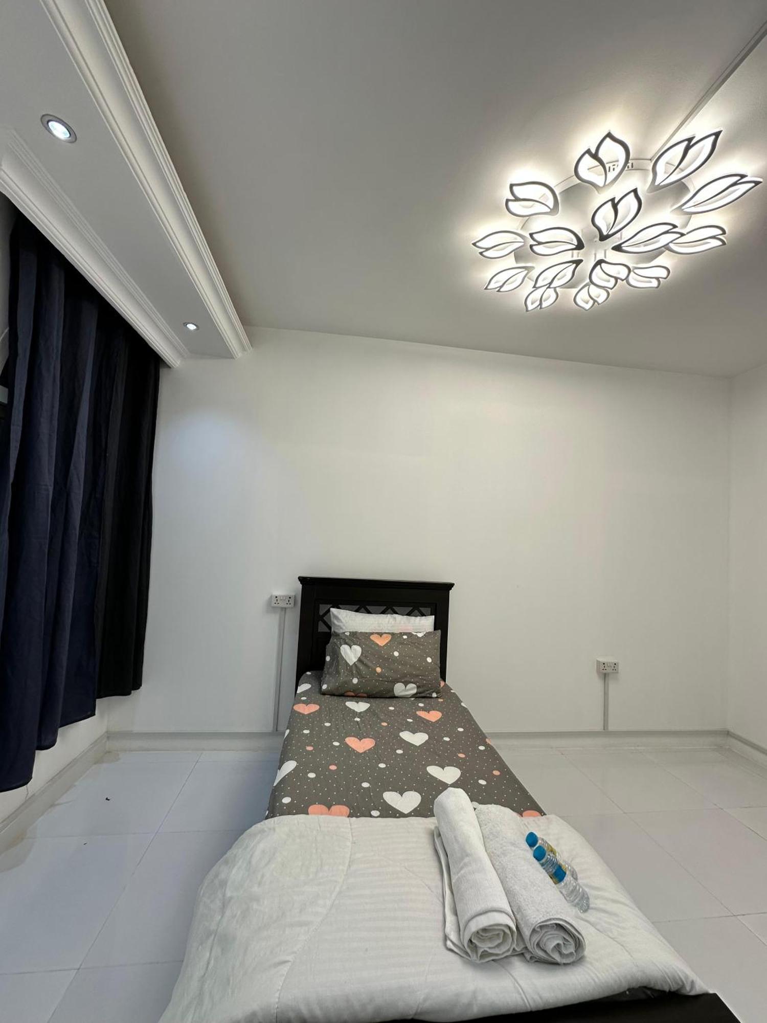 International Abu-Dhabi Hostel Villa 阿布扎比 外观 照片