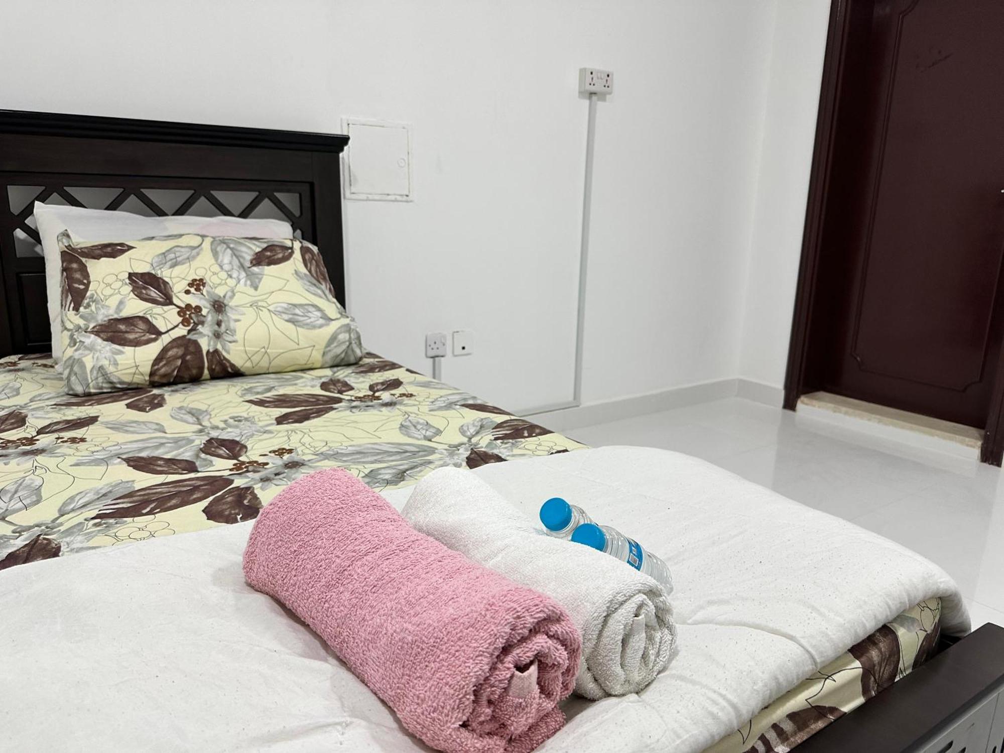 International Abu-Dhabi Hostel Villa 阿布扎比 外观 照片