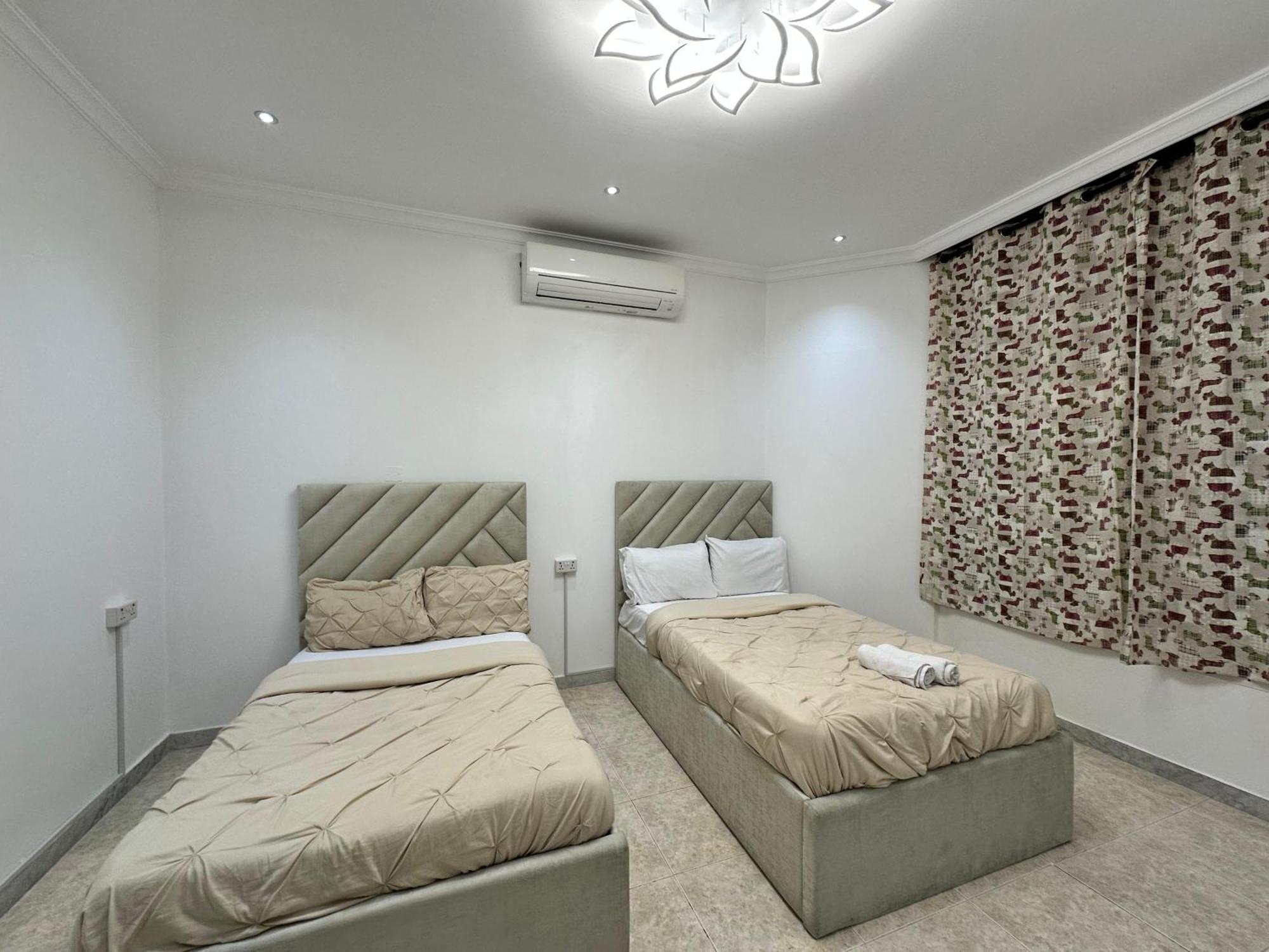 International Abu-Dhabi Hostel Villa 阿布扎比 外观 照片